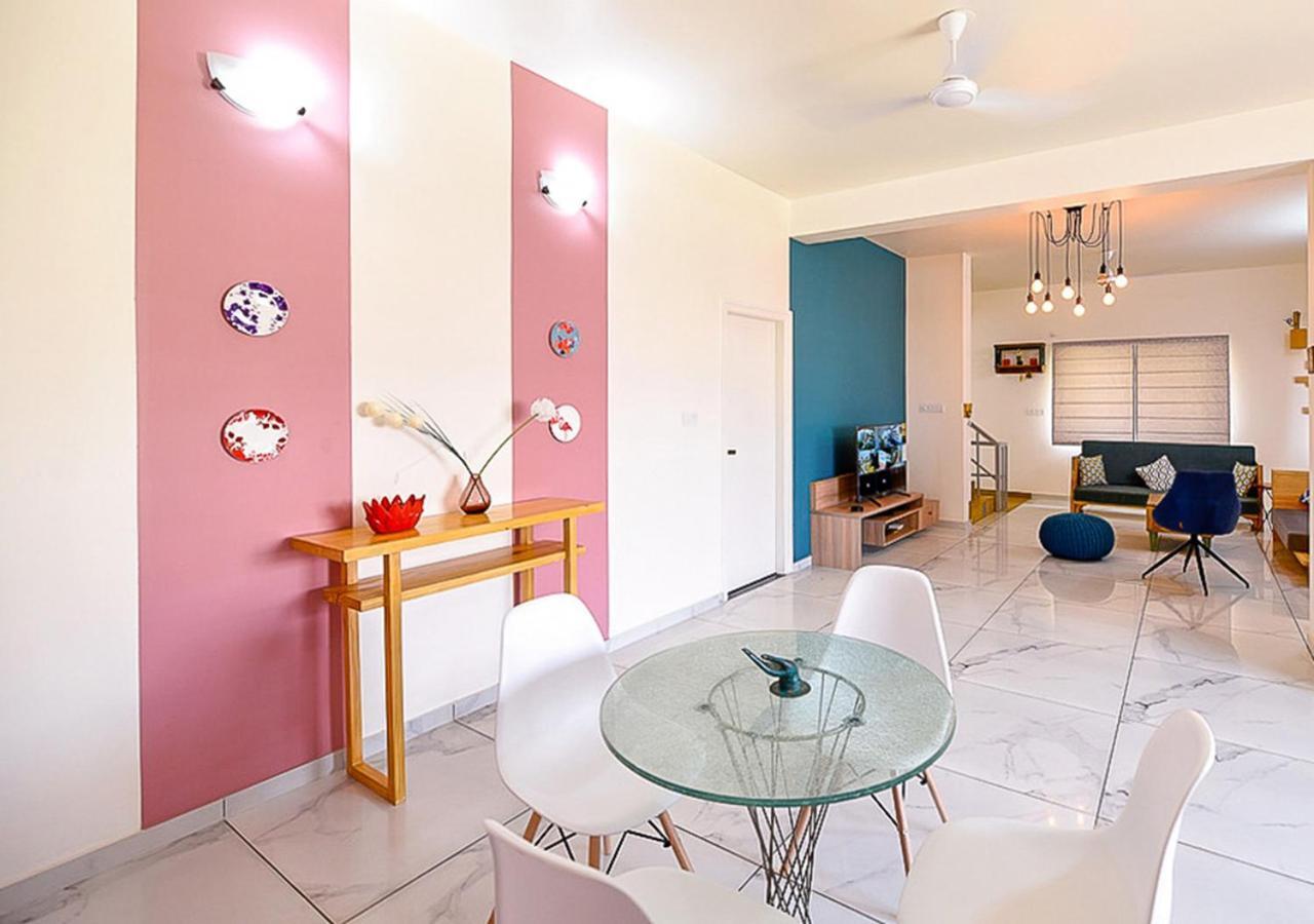 Agastya Villa By Veo - Part Of Stayvista バダミ エクステリア 写真